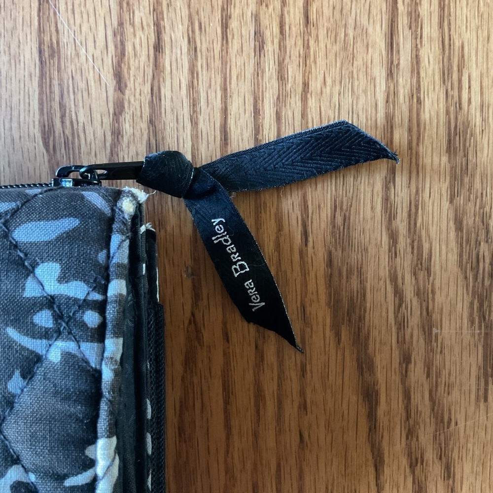 Vera Bradley Black and Blue Quilted Wristlet trifold - Picture 3 of 7